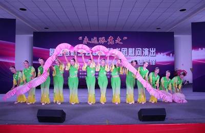 賢庠遞來一張文藝范兒十足的金名片 文藝創(chuàng)作與表演的獨(dú)特魅力